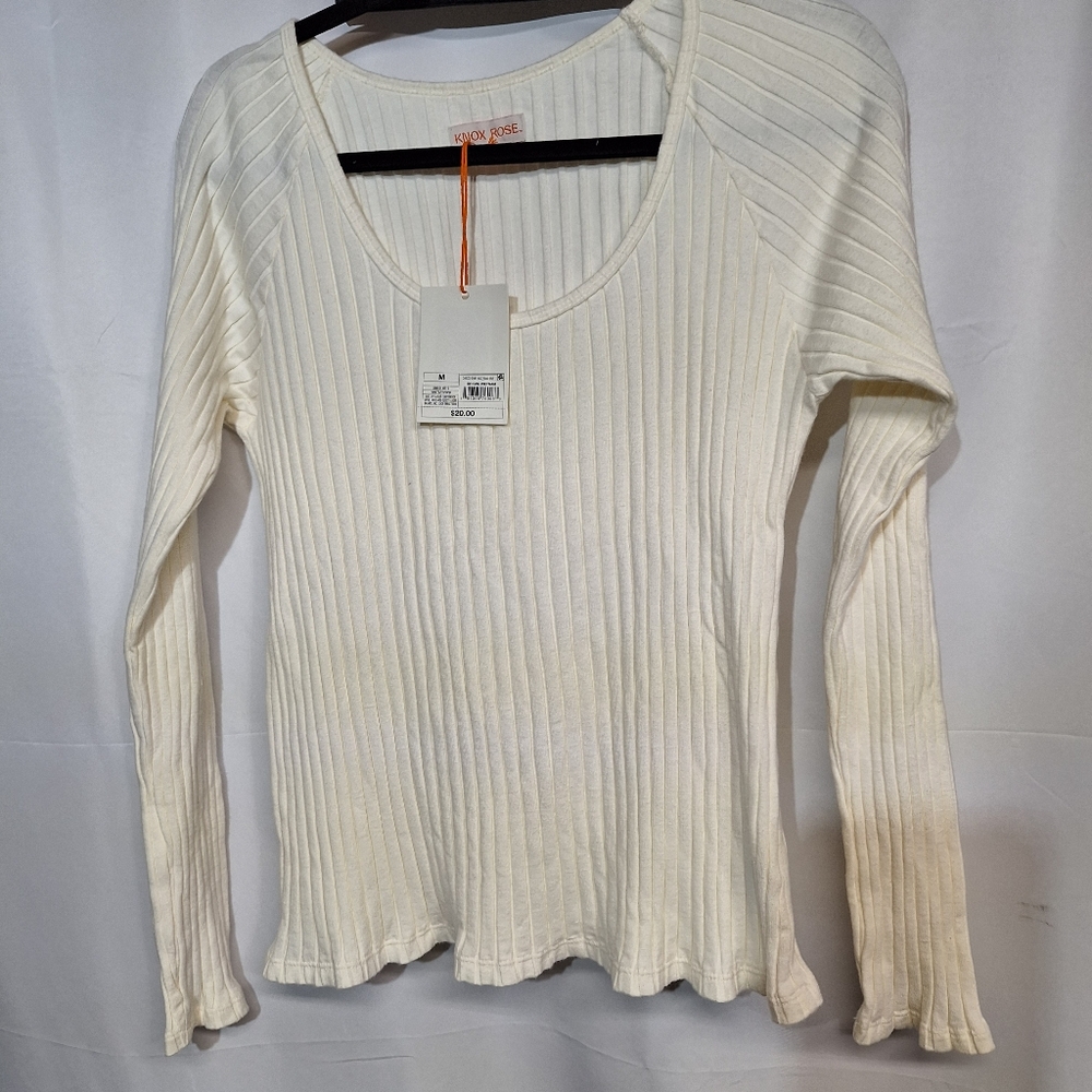 NEW!!!  KNOX ROSE TOP. - Picture 4 of 7